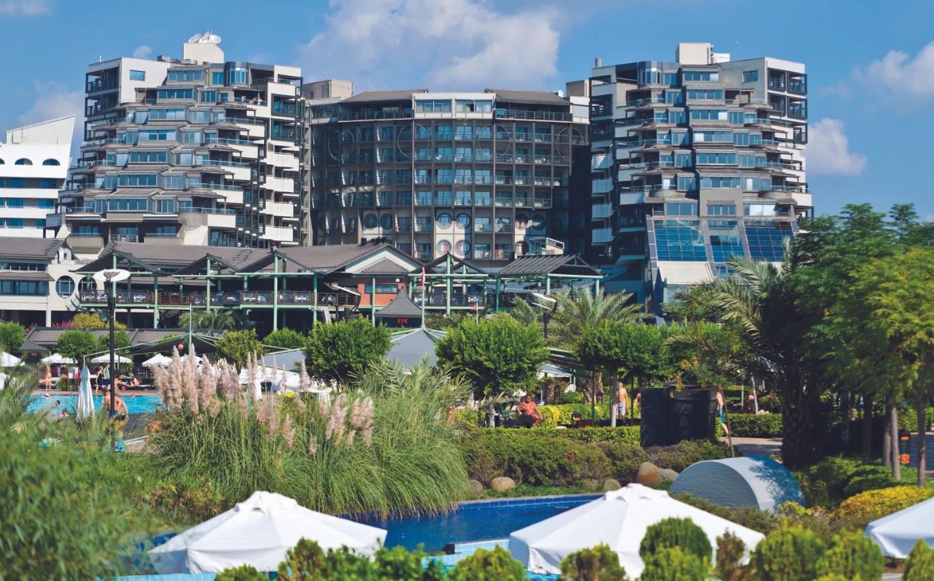 Limak Lara Deluxe Hotel & Resort Rezervasyon