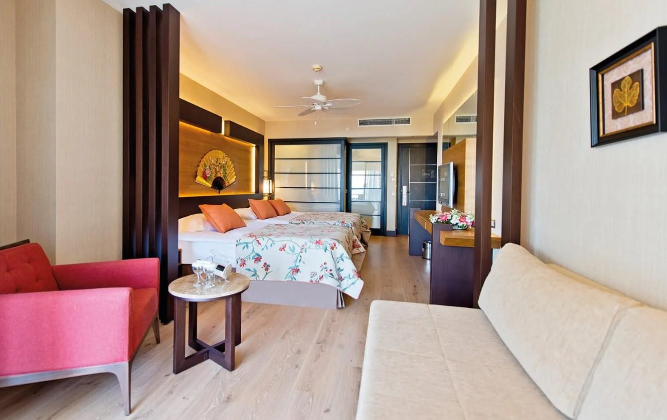 Limak Lara Deluxe Hotel & Resort Rezervasyon