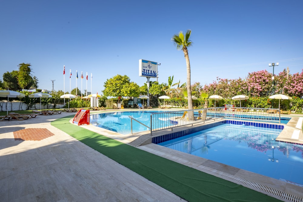 Club Hotel Titan Rezervasyon