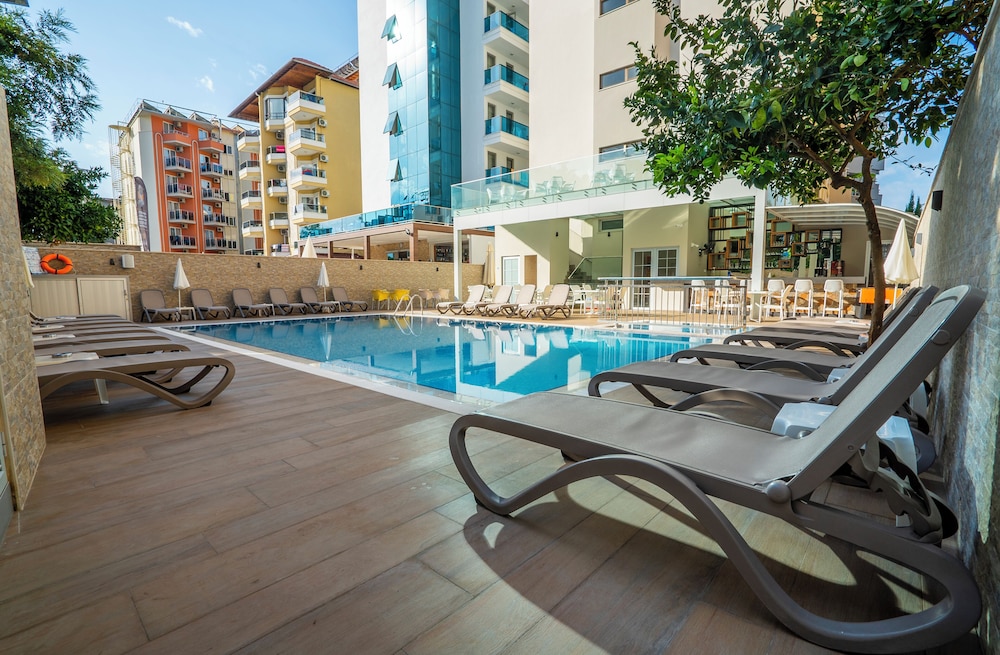 Kleopatra Celine Hotel Rezervasyon