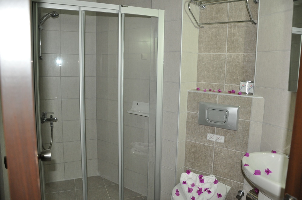 Kleopatra Celine Hotel Rezervasyon