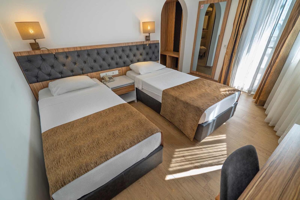 Kleopatra Celine Hotel Rezervasyon