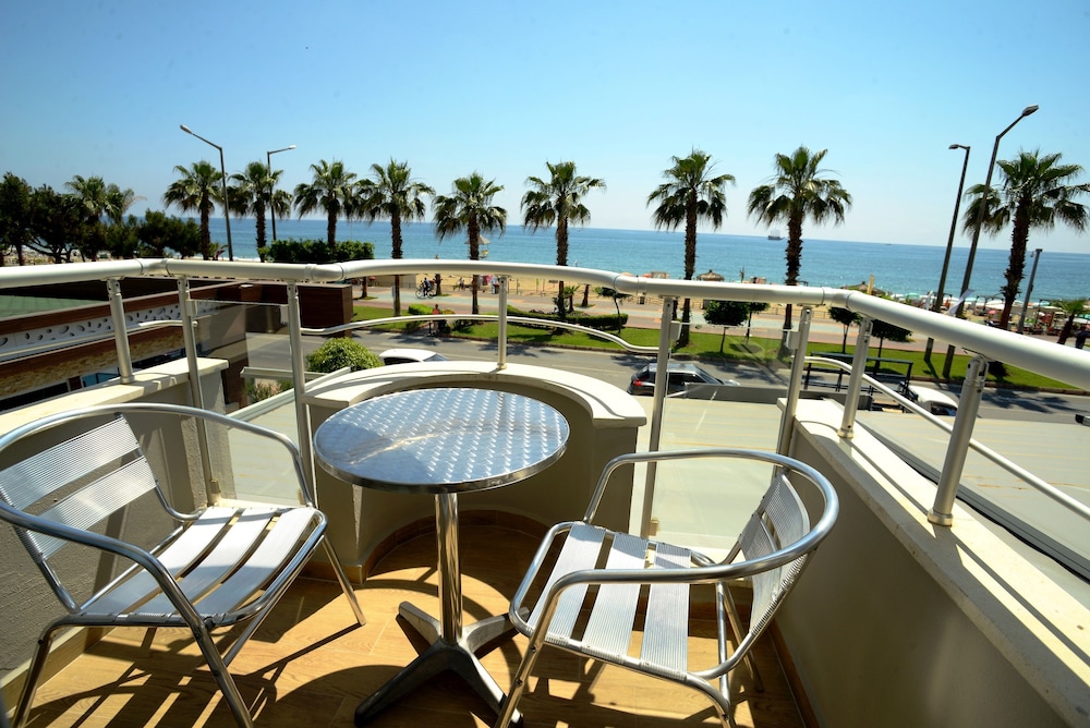 Kleopatra Celine Hotel Rezervasyon