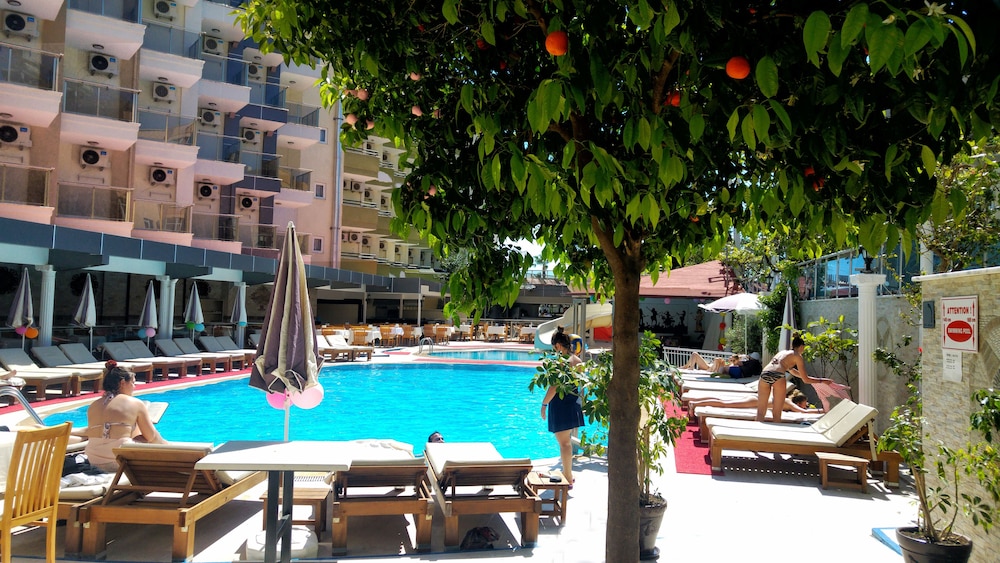 Monte Carlo Hotel Rezervasyon