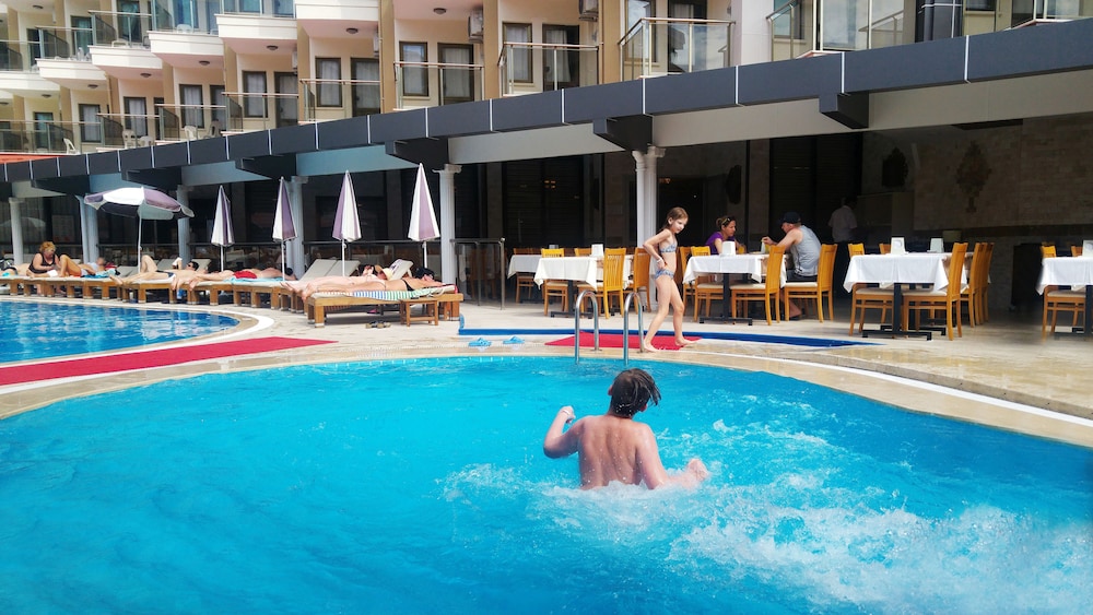 Monte Carlo Hotel Rezervasyon