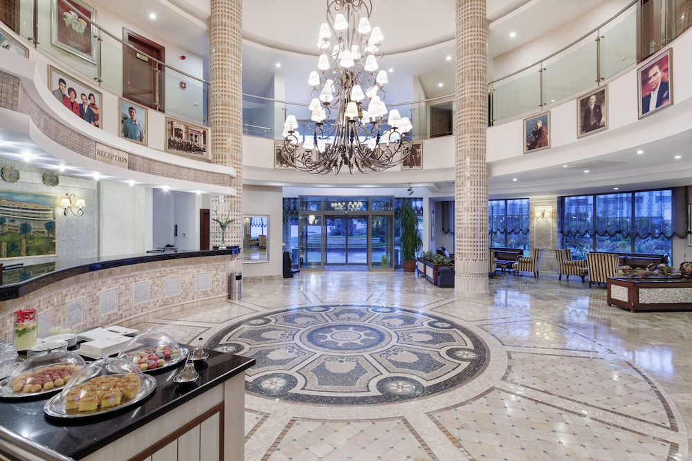 Alba Royal Hotel Rezervasyon