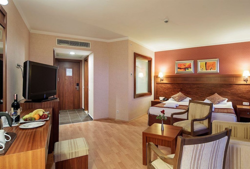 Alba Royal Hotel Rezervasyon