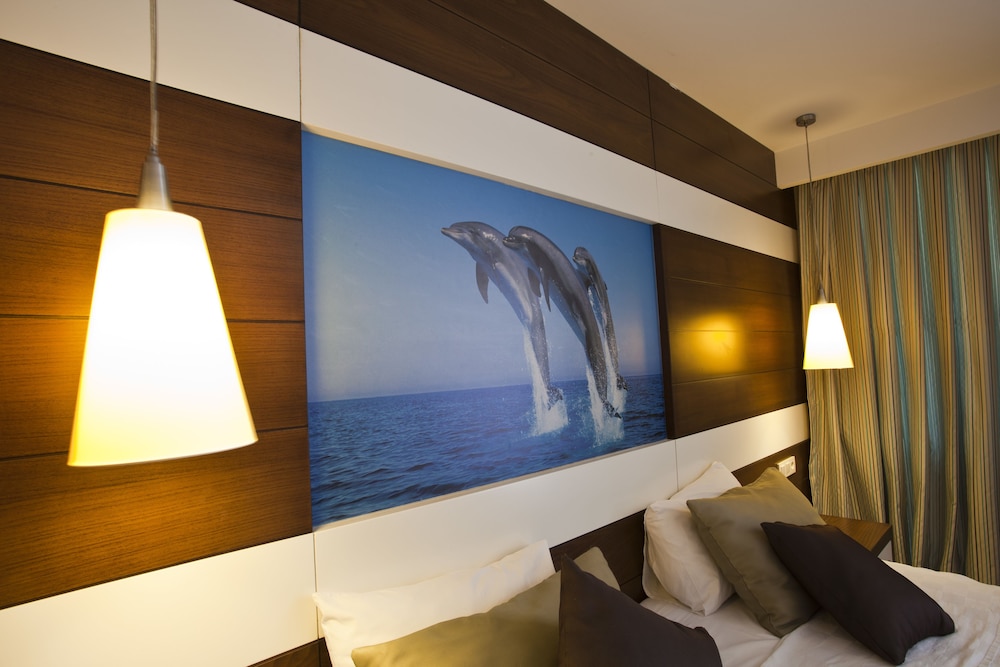 Adella Side Hotel Rezervasyon