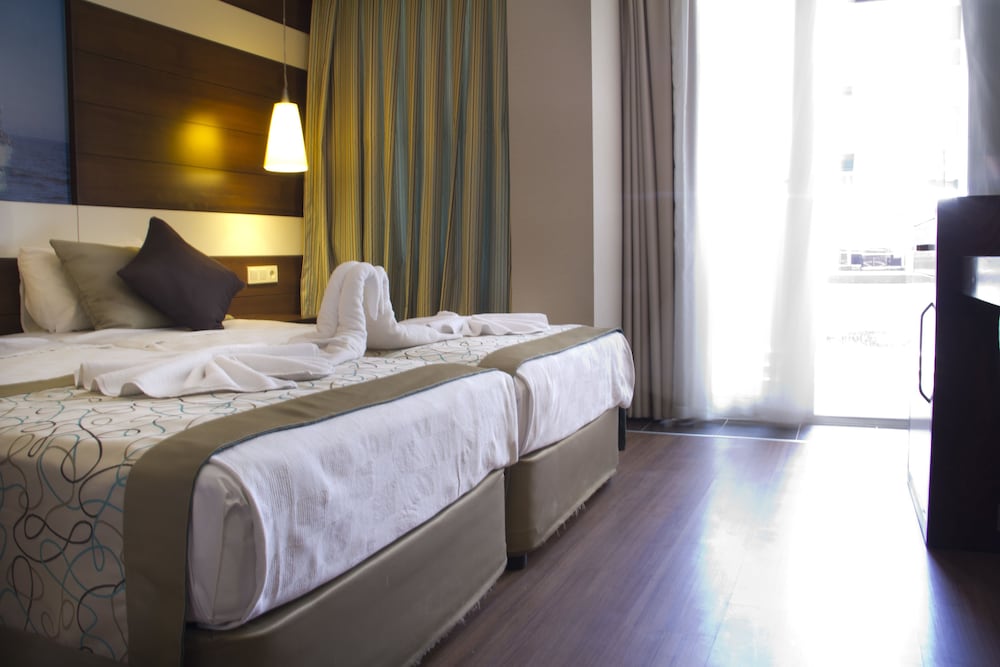 Adella Side Hotel Rezervasyon