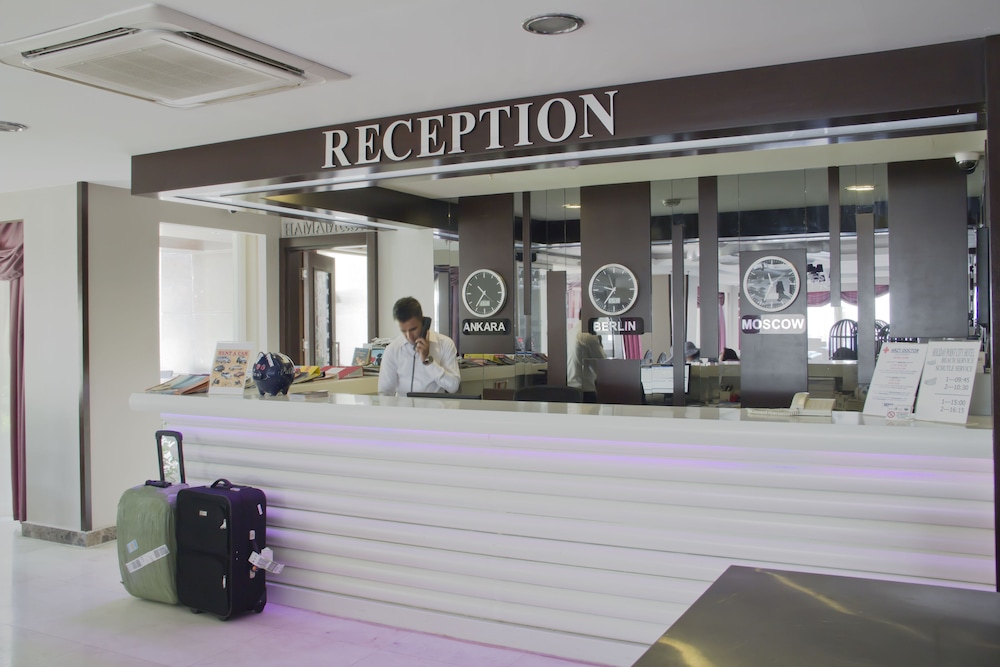 Adella Side Hotel Rezervasyon