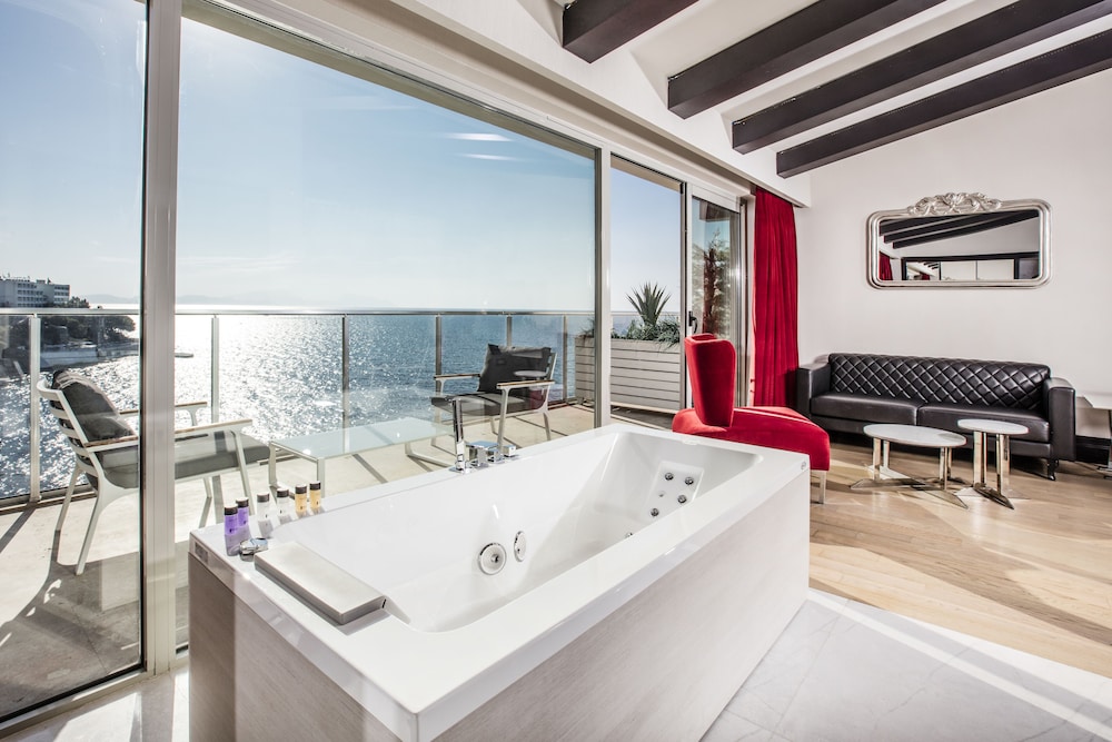 Charisma De Luxe Hotel Rezervasyon