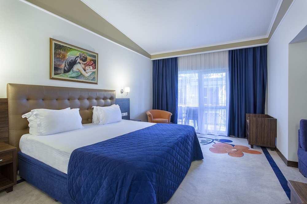 Pine Beach Belek Rezervasyon