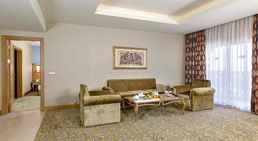 Royal Holiday Palace Rezervasyon