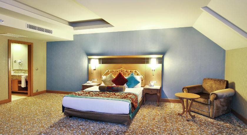 Royal Holiday Palace Rezervasyon