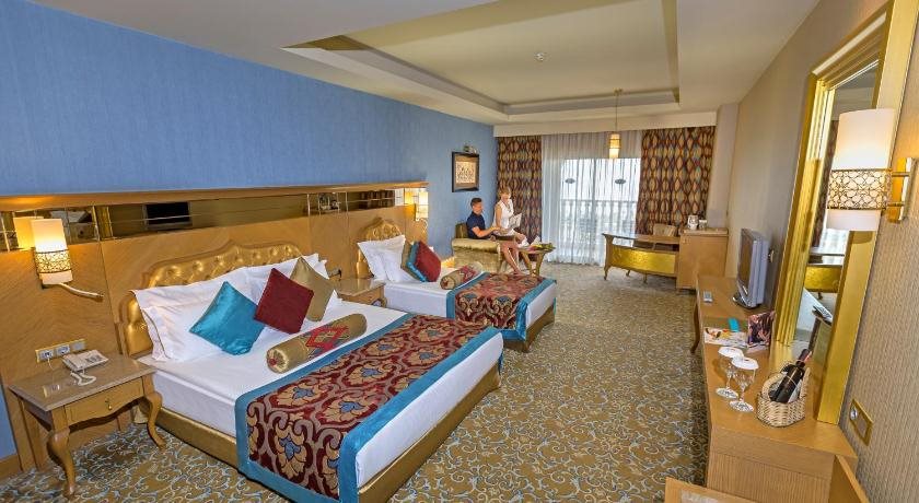 Royal Holiday Palace Rezervasyon