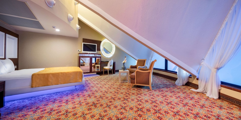 Granada Luxury Okurcalar Rezervasyon