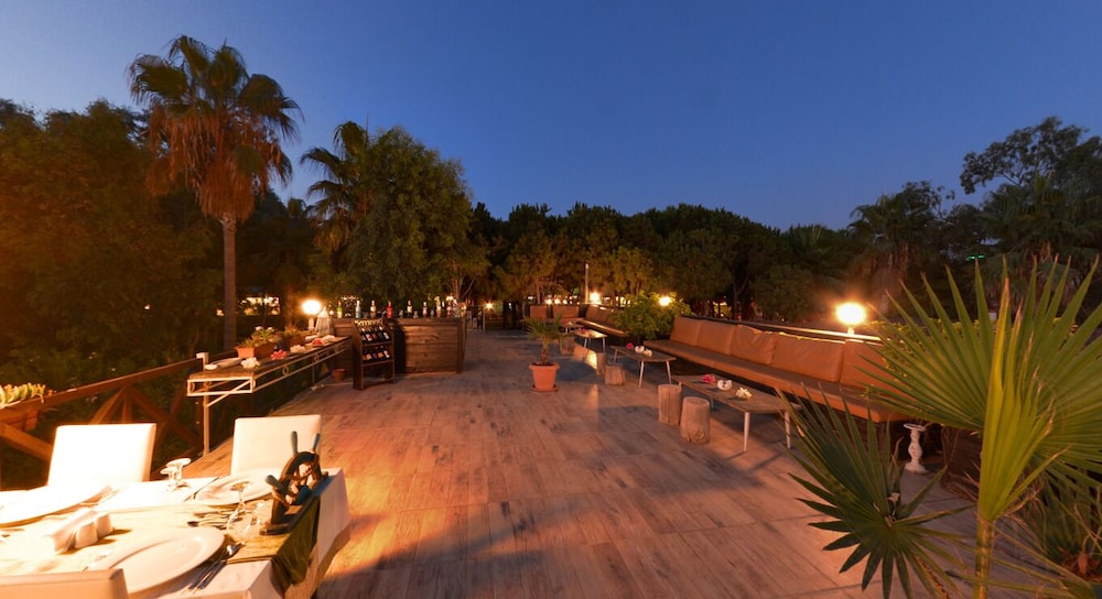 Club Turtas Beach Hotel Rezervasyon