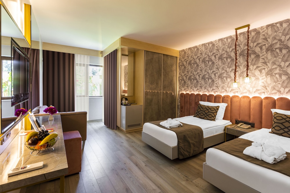 Club Hotel Turan Prince World Rezervasyon