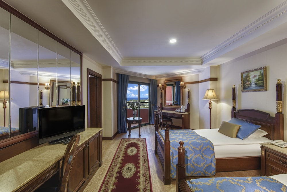 Delphin Palace Rezervasyon