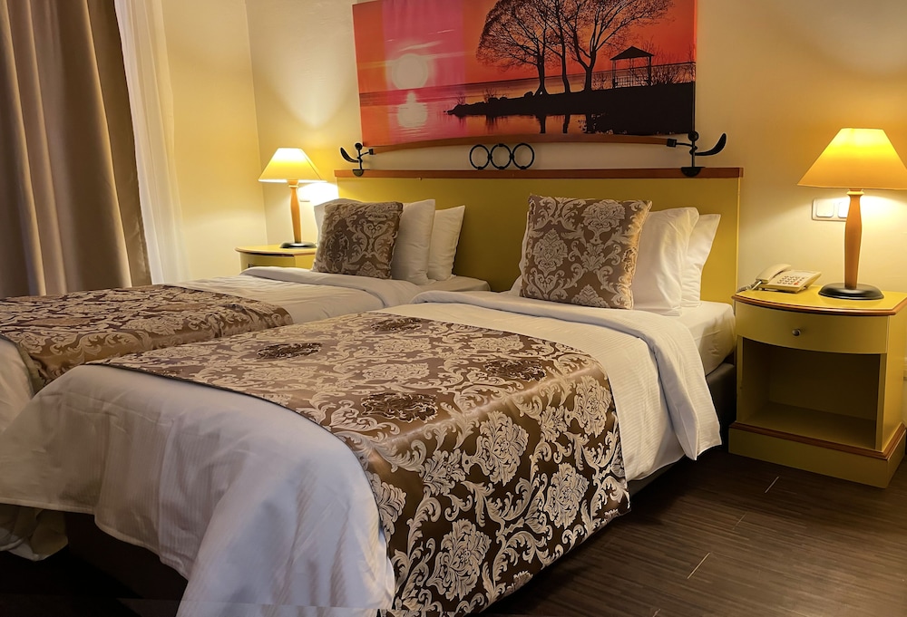 Roseira Beach Resort Rezervasyon