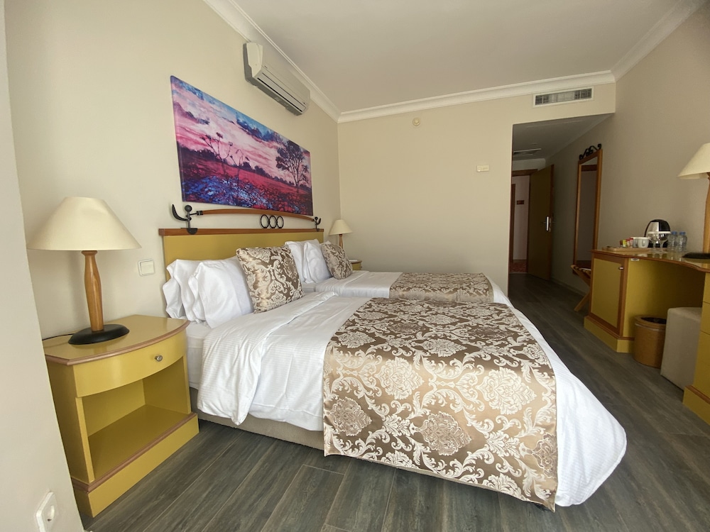 Roseira Beach Resort Rezervasyon