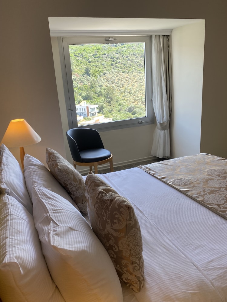 Roseira Beach Resort Rezervasyon