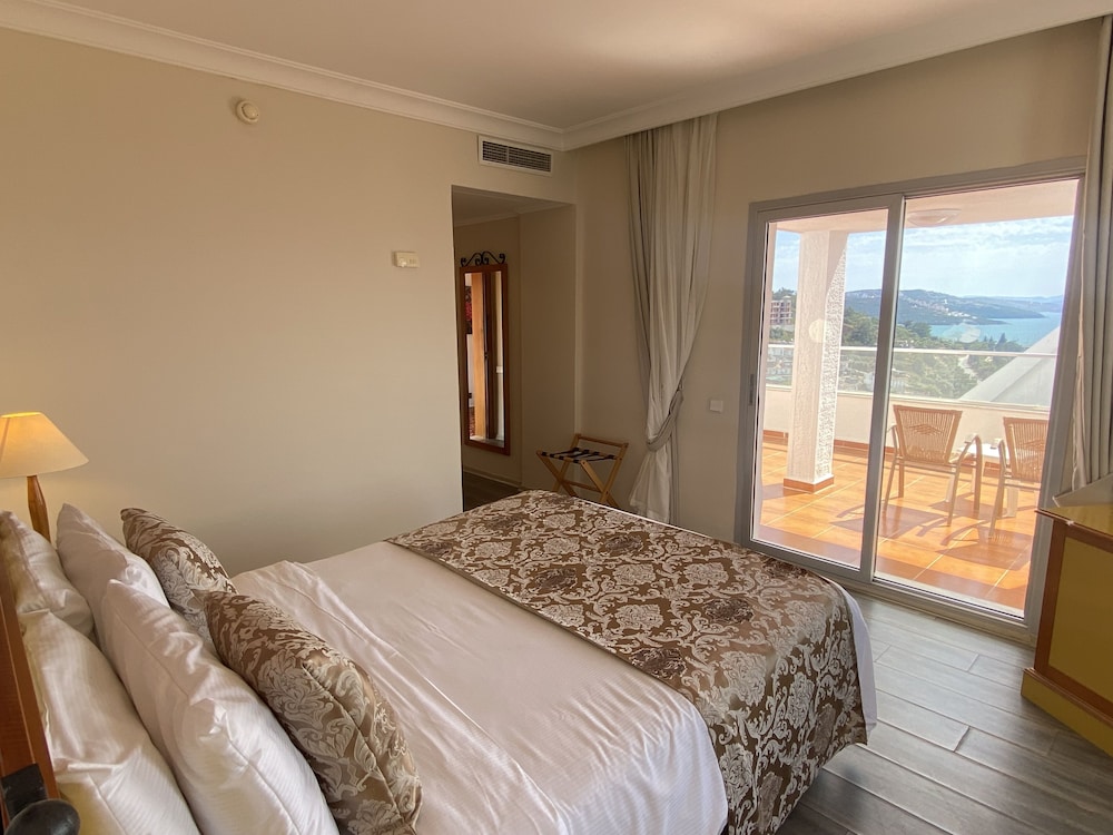Roseira Beach Resort Rezervasyon