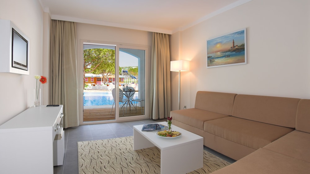 Batihan Beach Resort & Spa Rezervasyon