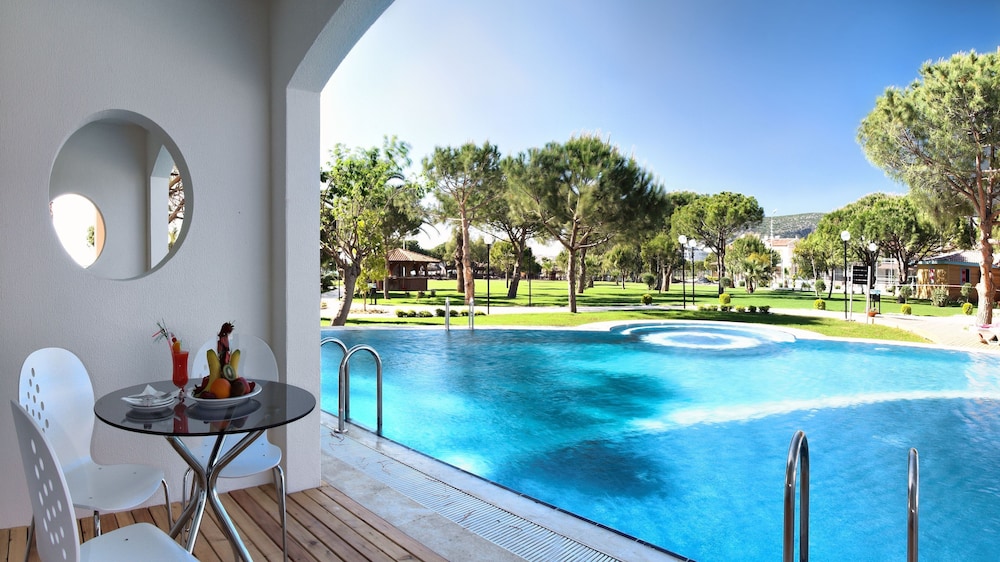 Batihan Beach Resort & Spa Rezervasyon