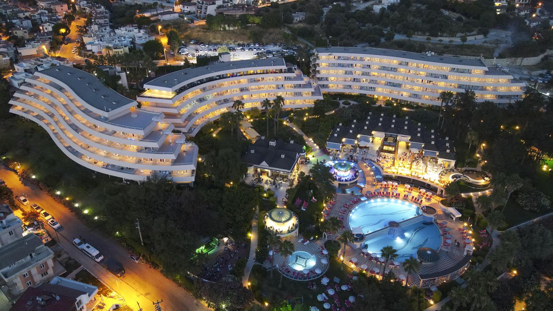 The Grand Blue Sky International Rezervasyon