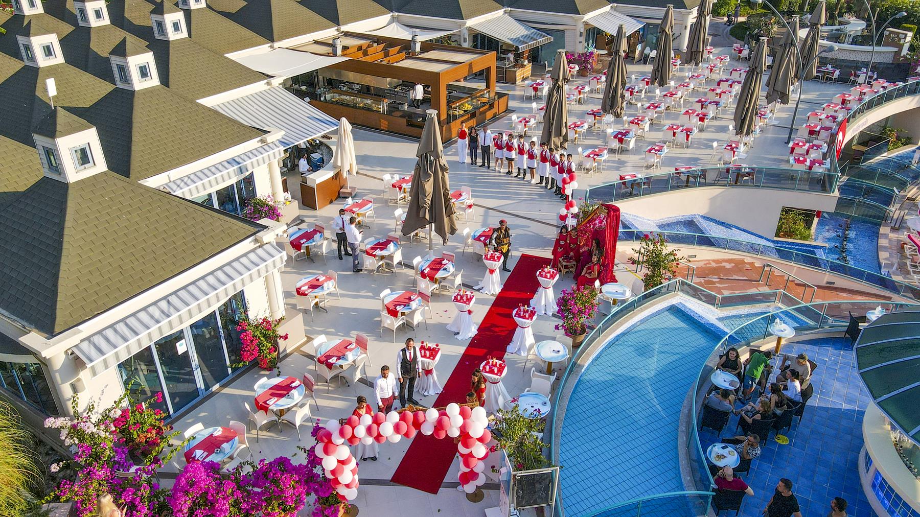 The Grand Blue Sky International Rezervasyon