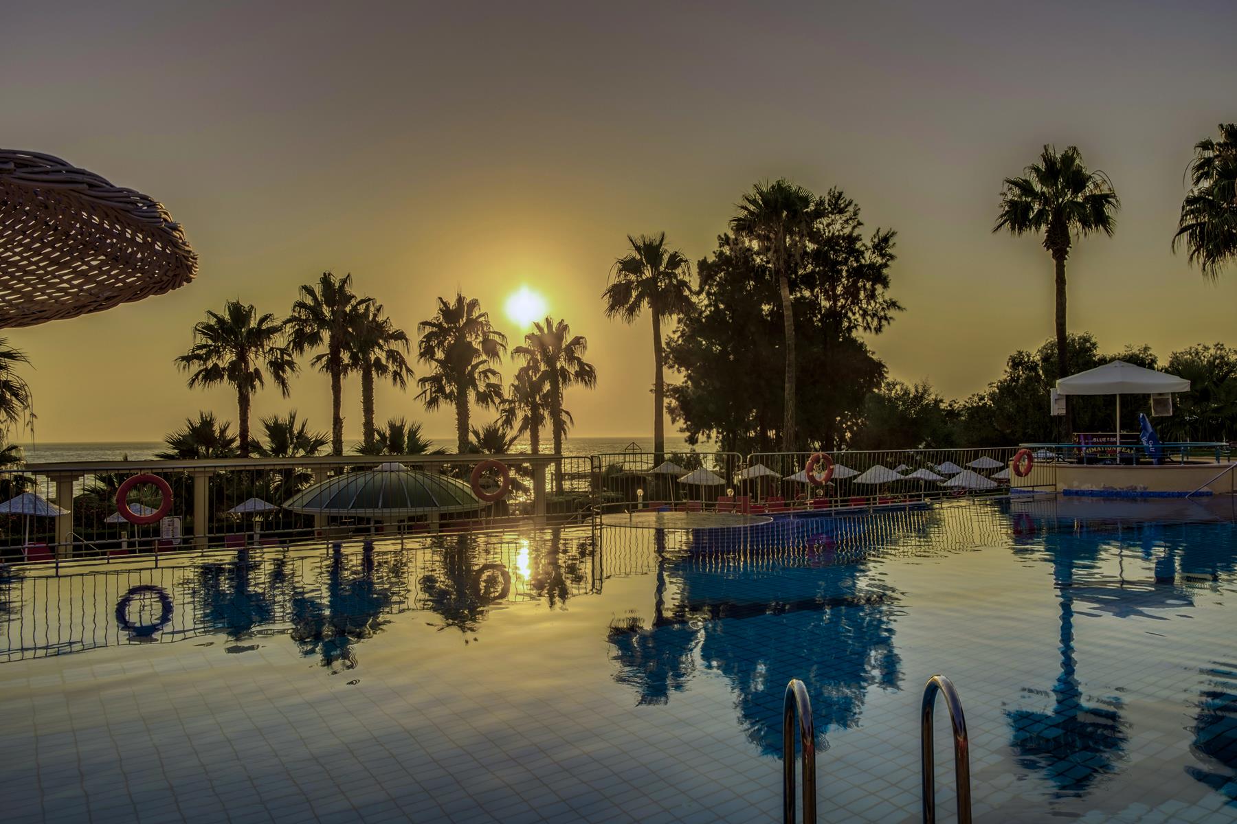 The Grand Blue Sky International Rezervasyon