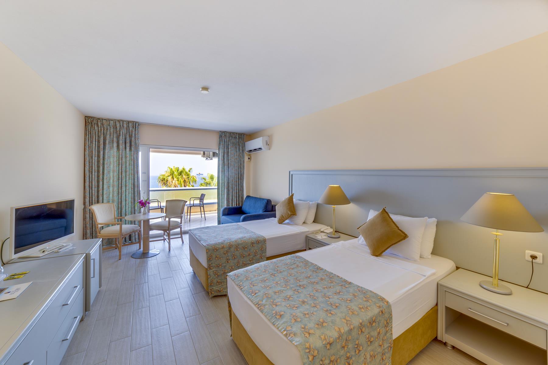 The Grand Blue Sky International Rezervasyon