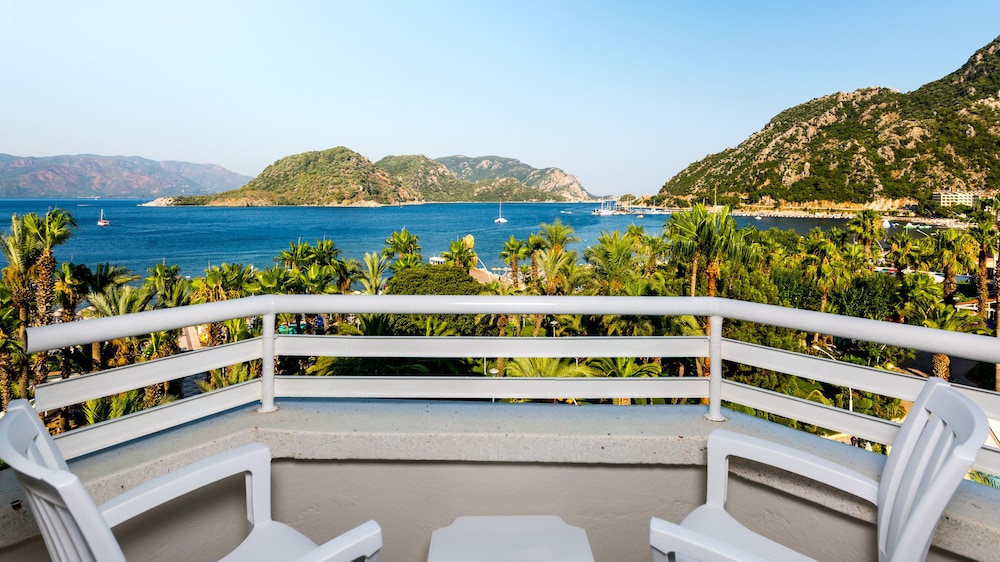 Hotel Aqua Rezervasyon