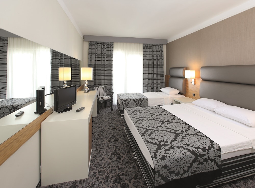 Cettia Beach Resort Rezervasyon