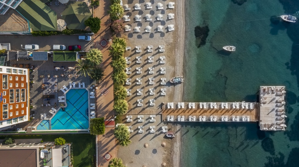 Cettia Beach Resort Rezervasyon