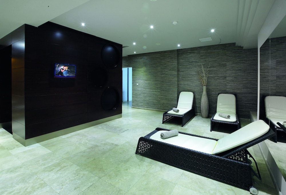 Cettia Beach Resort Rezervasyon