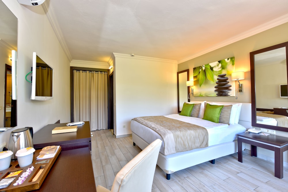 Marmaris Bay Resort Rezervasyon