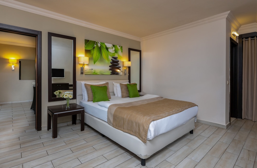 Marmaris Bay Resort Rezervasyon