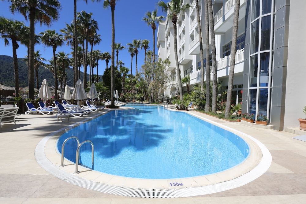 Quadas Hotel Rezervasyon