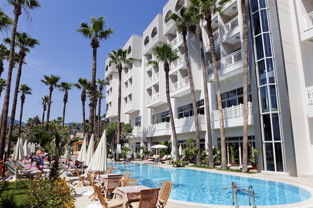Quadas Hotel Rezervasyon