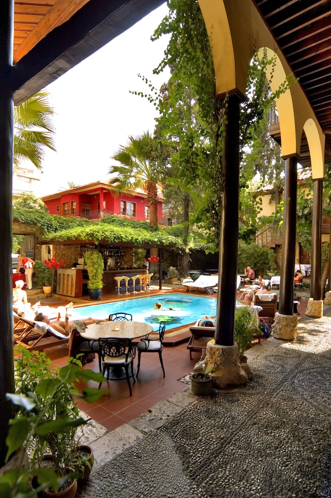 Alp Pasa Hotel Rezervasyon