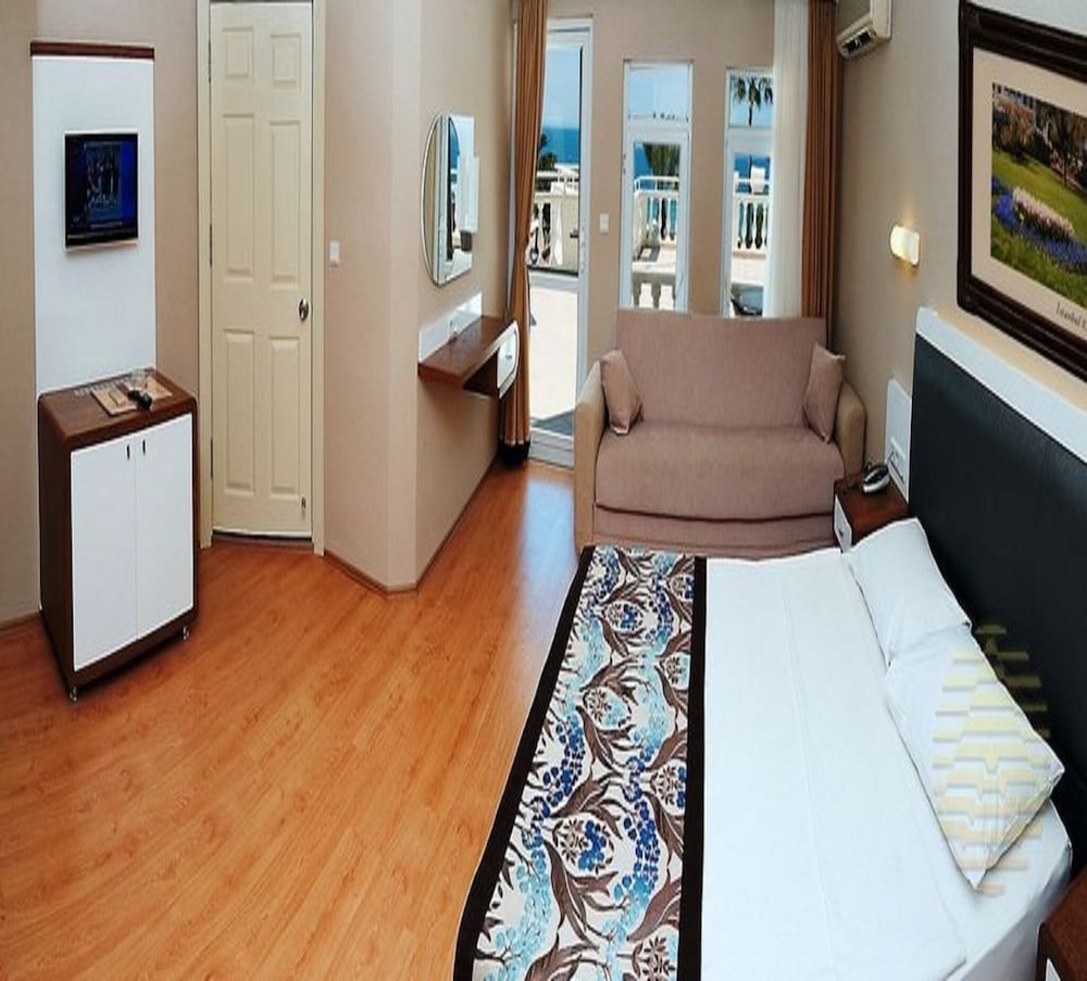 Azak Hotel Rezervasyon