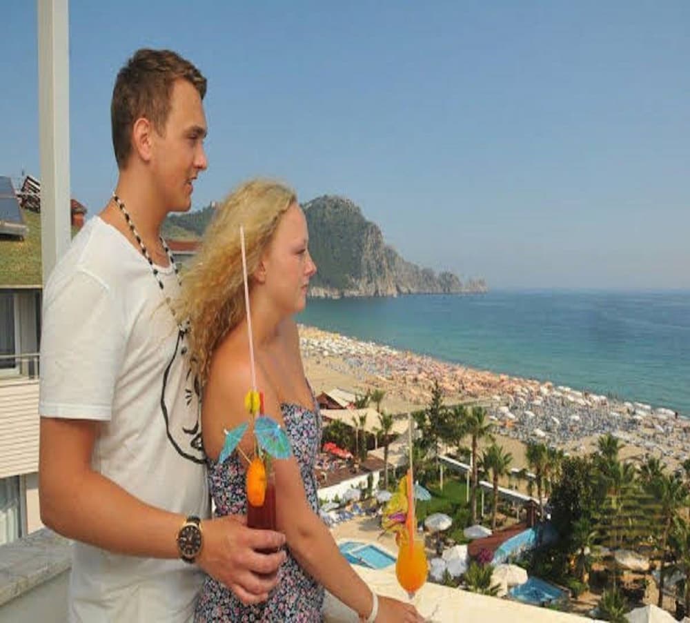 Azak Hotel Rezervasyon