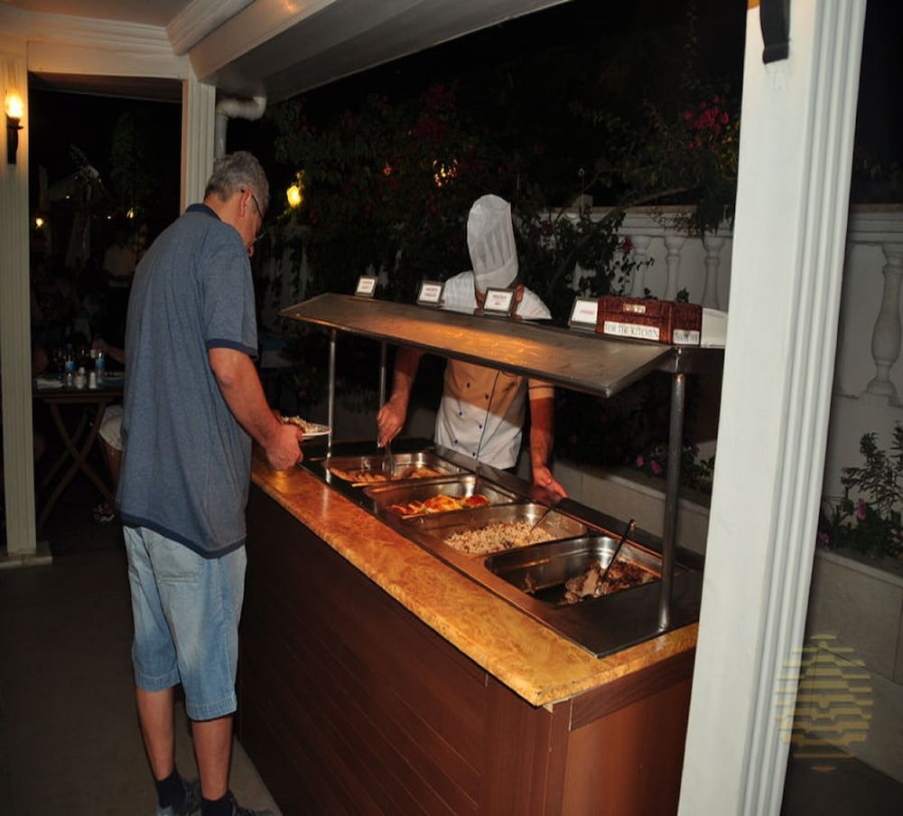 Azak Hotel Rezervasyon