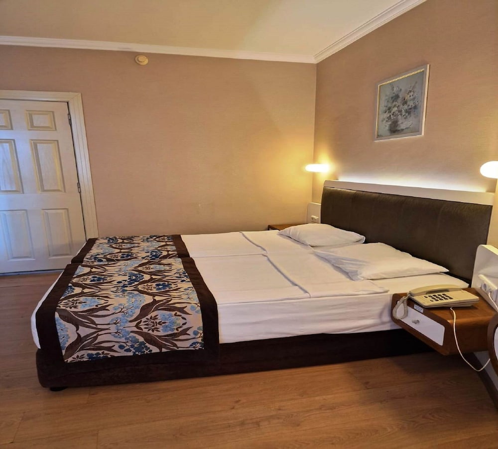 Azak Hotel Rezervasyon