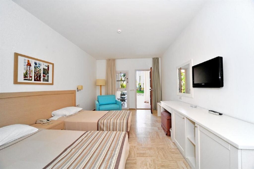 Izer Hotel & Beach Club Rezervasyon