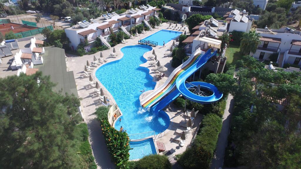 Izer Hotel & Beach Club Rezervasyon