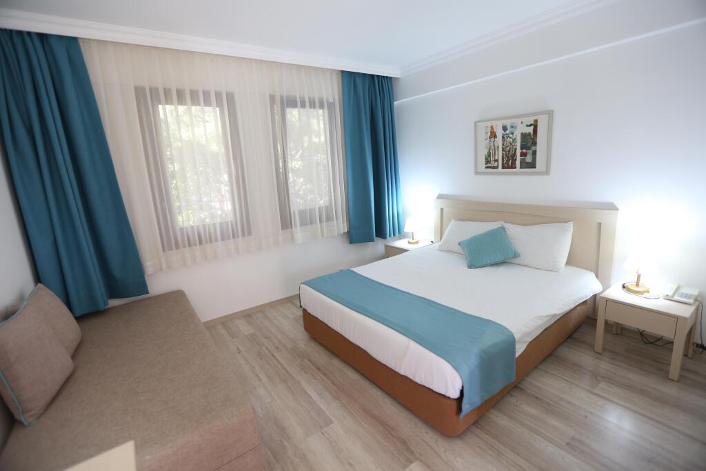 Izer Hotel & Beach Club Rezervasyon