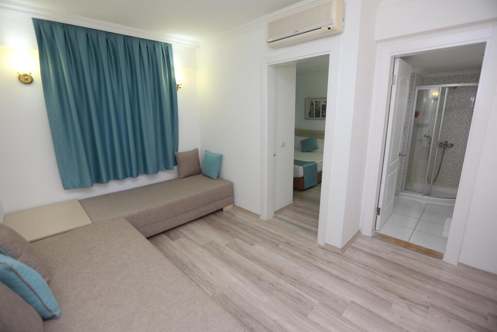 Izer Hotel & Beach Club Rezervasyon